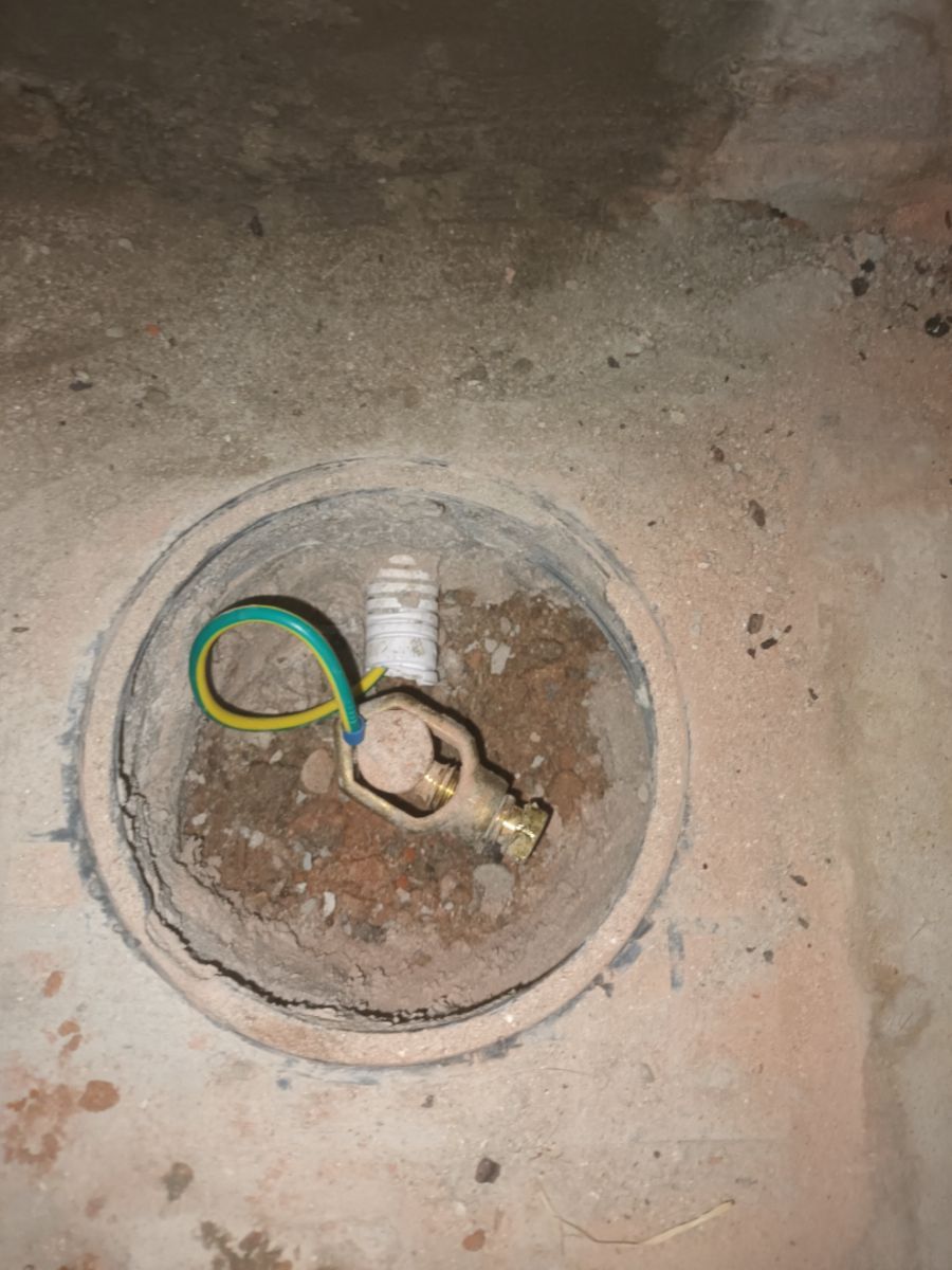 Puerta a Tierra y jabalina